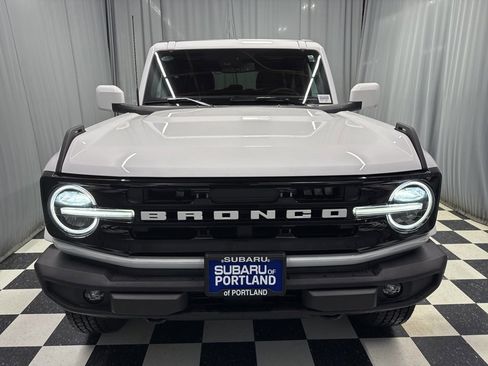 Used 2025 Ford Bronco Outer Banks image 2