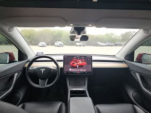 Used 2022 Tesla Model Y Long Range image 14