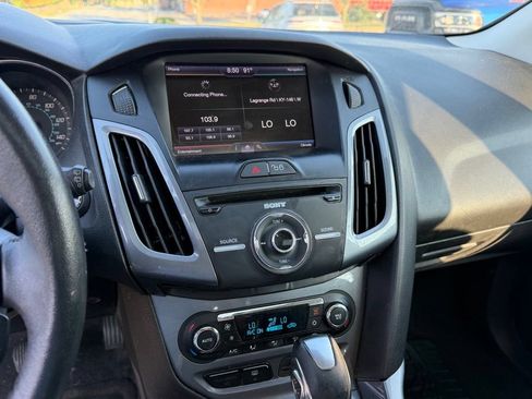 Used 2013 Ford Focus Titanium FWD image 19