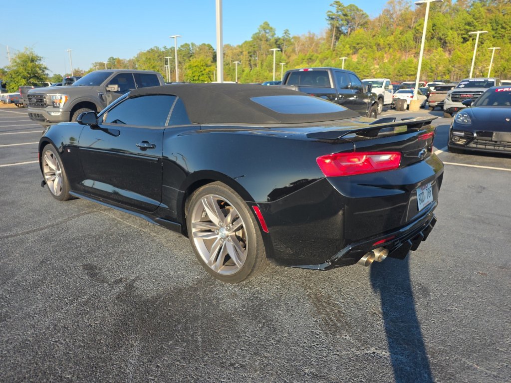 Used 2017 Chevrolet Camaro LT w/ Technology Package RWD image 8