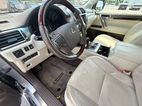 Used 2018 Lexus GX 460 Premium w/ Premium Package AWD/4WD image 25