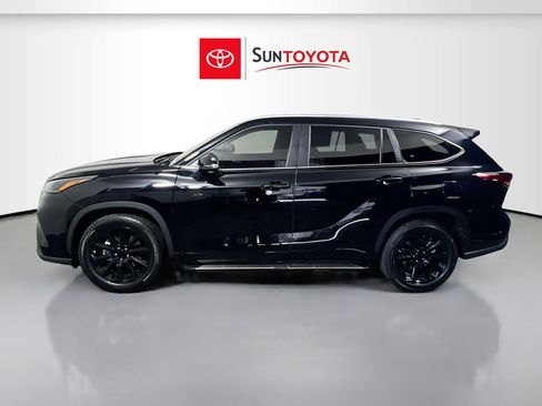 Used 2023 Toyota Highlander XLE image 7