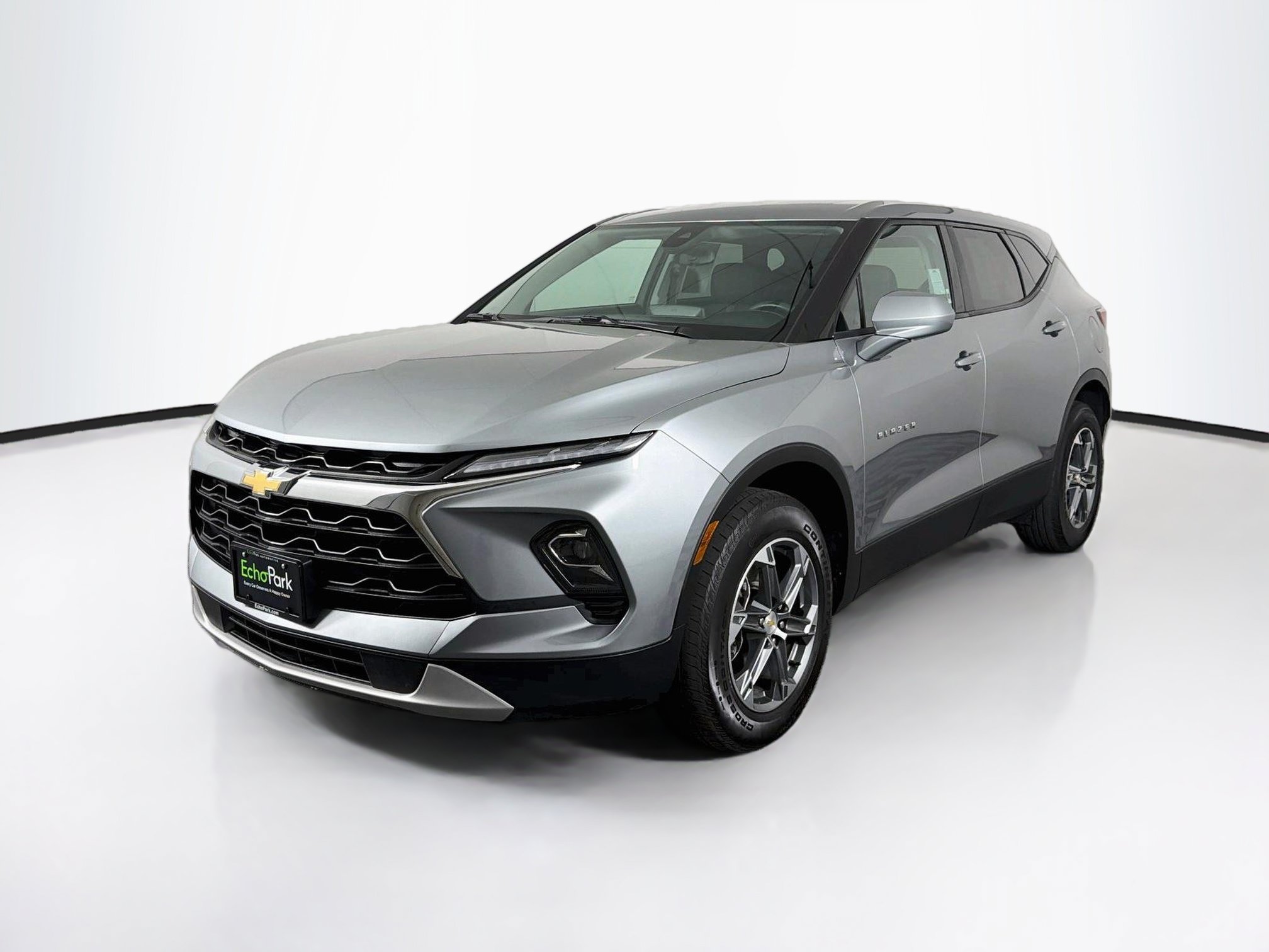 Used 2025 Chevrolet Blazer LT FWD image 3