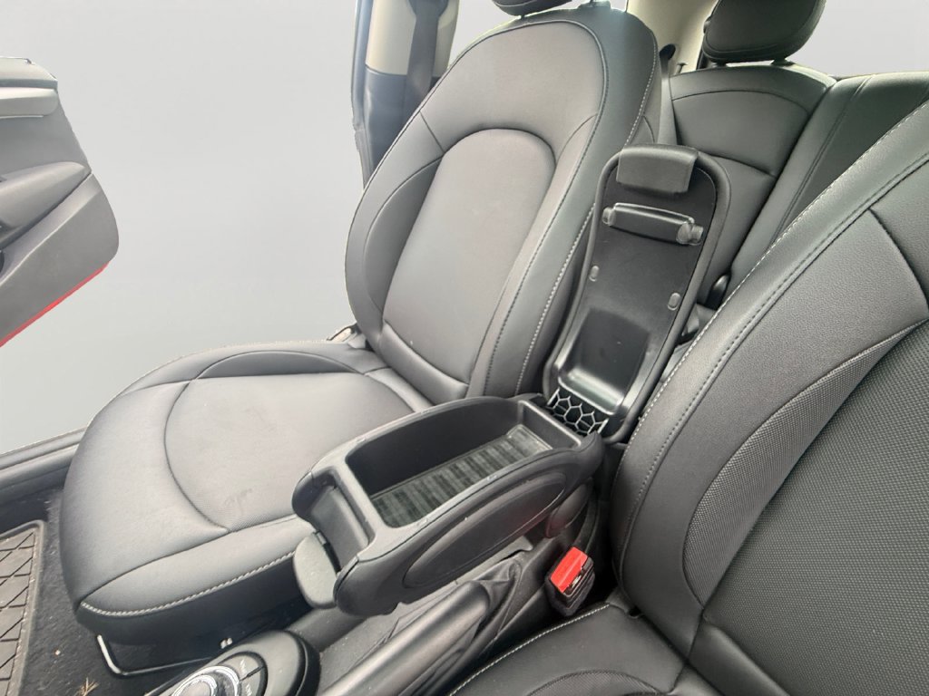 Used 2023 MINI Cooper 2-Door Hardtop FWD image 22