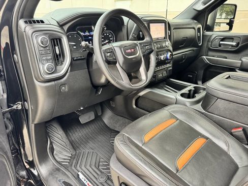 Used 2020 GMC Sierra 2500 AT4 w/ AT4 Premium Package image 10