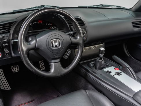 Used 2004 Honda S2000 image 12