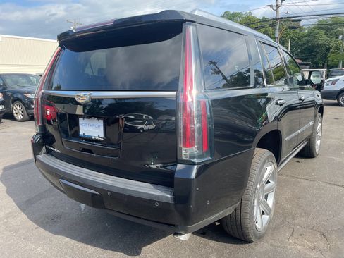 Used 2017 Cadillac Escalade Premium Luxury AWD/4WD image 5