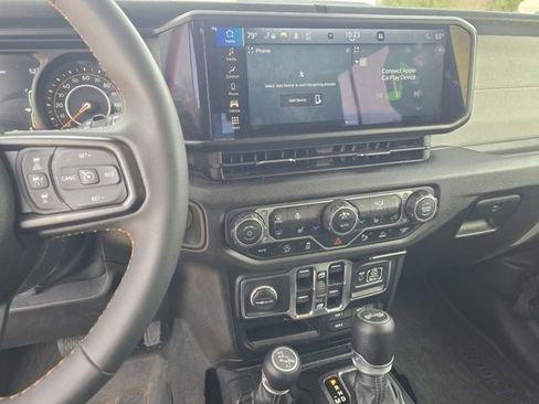 Used 2024 Jeep Wrangler Sport S image 16