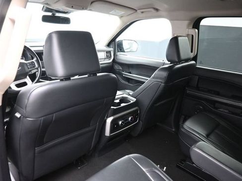 Used 2024 Ford Expedition XLT AWD/4WD image 33