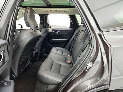Certified 2025 Volvo XC60 B5 Plus w/ Climate Package AWD/4WD image 41