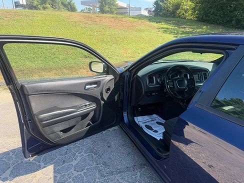 Used 2015 Dodge Charger SE RWD image 12