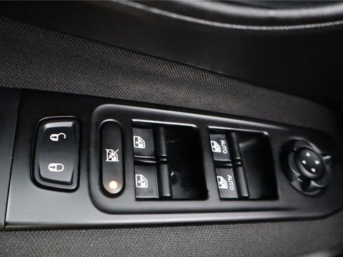 Used 2021 Jeep Renegade Sport image 14