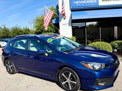 Used 2022 Subaru Impreza 2.0i Premium AWD/4WD image 1