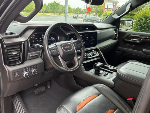 Used 2024 GMC Sierra 1500 AT4 w/ Technology Package AWD/4WD image 21