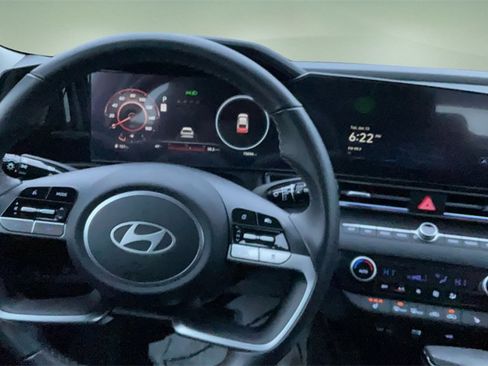 Certified 2024 Hyundai Elantra SEL w/ Convenience Package image 13