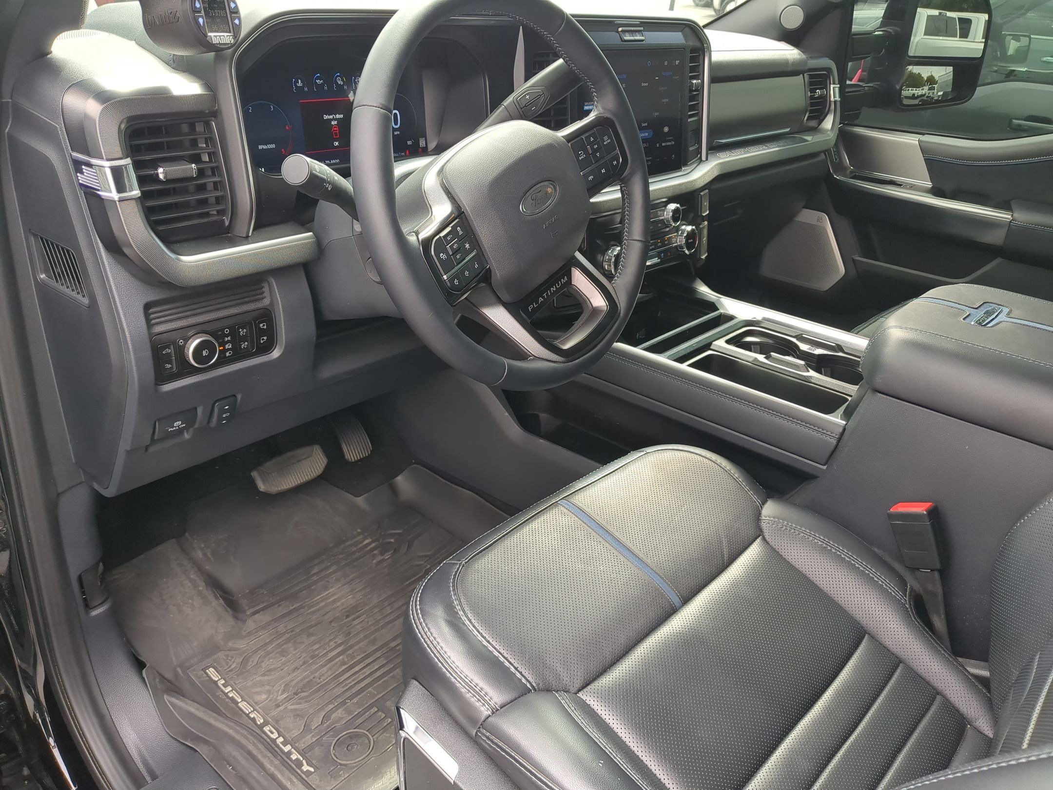 Used 2026 Ford F450 Platinum w/ FX4 Off-Road Package AWD/4WD image 16