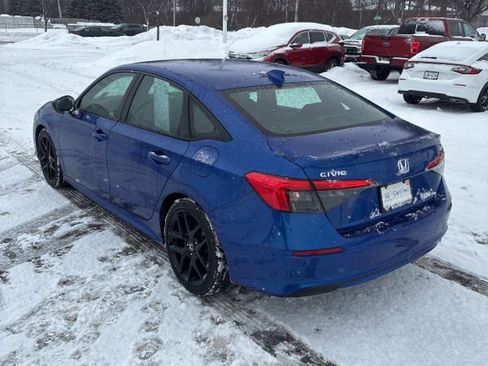 Used 2023 Honda Civic Sport image 9
