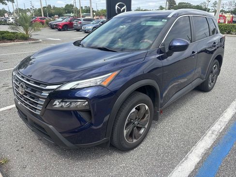 Used 2024 Nissan Rogue SV w/ SV Premium Package FWD image 10