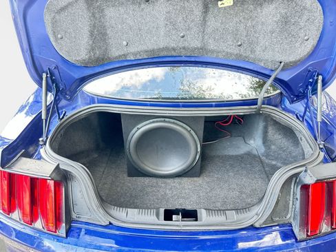 Used 2016 Ford Mustang Coupe RWD image 9