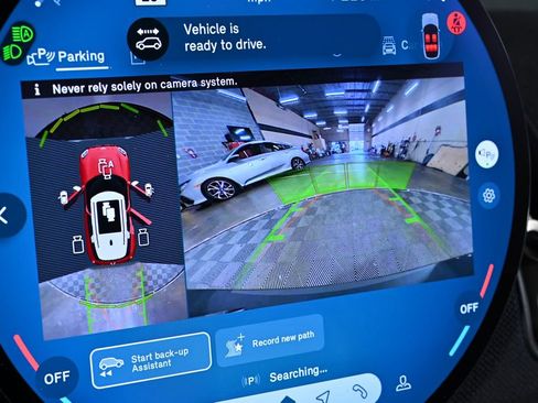 Used 2025 MINI Cooper Countryman SE w/ Comfort Package Max image 16