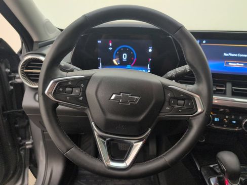 Used 2025 Chevrolet Trax ACTIV w/ Sunroof Package FWD image 36