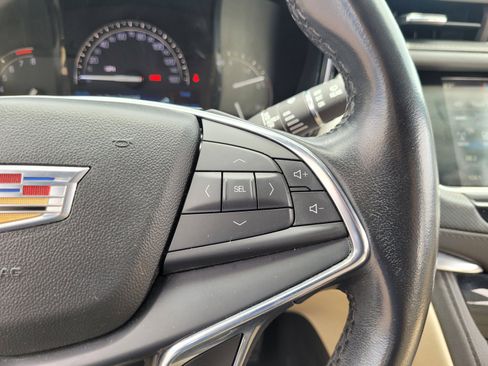 Used 2019 Cadillac XT5 FWD image 22
