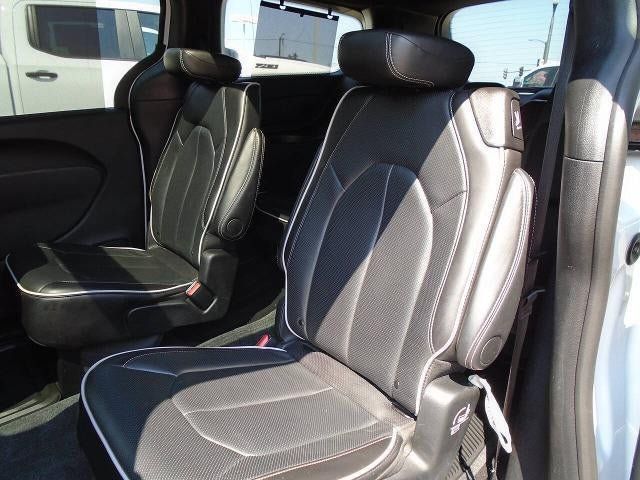 Used 2025 Chrysler Pacifica Limited FWD image 22