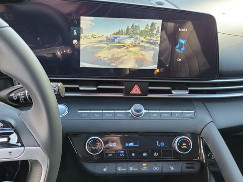 New 2025 Hyundai Elantra SEL image 8