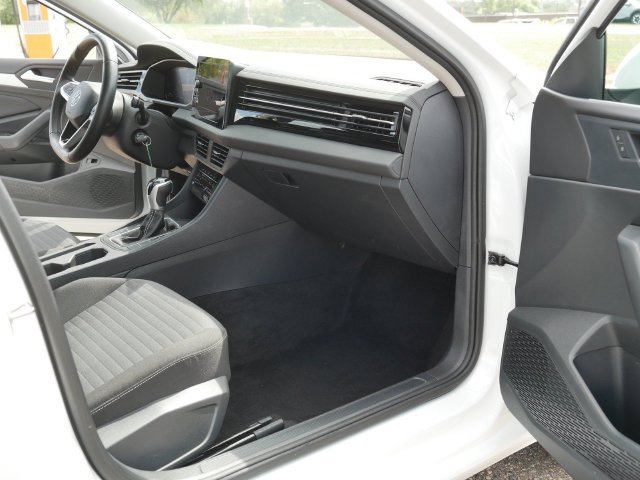 Certified 2025 Volkswagen Jetta S FWD image 20