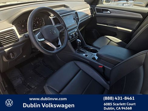 Used 2023 Volkswagen Atlas Cross Sport SE w/ Panoramic Sunroof Package FWD image 9
