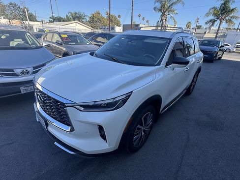 Used 2022 INFINITI QX60 Sensory w/ Cargo Package FWD image 2