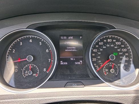 Used 2017 Volkswagen Golf SportWagen FWD image 33