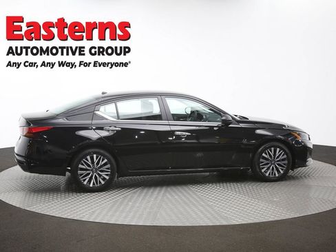Used 2025 Nissan Altima 2.5 SV FWD image 43