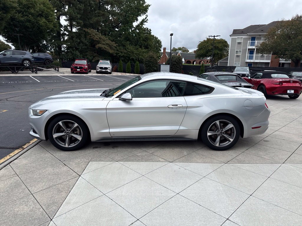 Used 2015 Ford Mustang Coupe w/ Equipment Group 051A RWD image 4