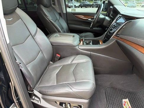 Used 2016 Cadillac Escalade Premium AWD/4WD image 29
