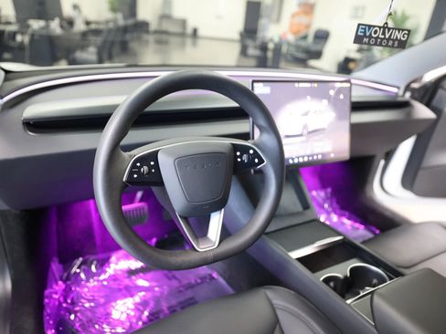 Used 2024 Tesla Model 3 Standard Range image 25