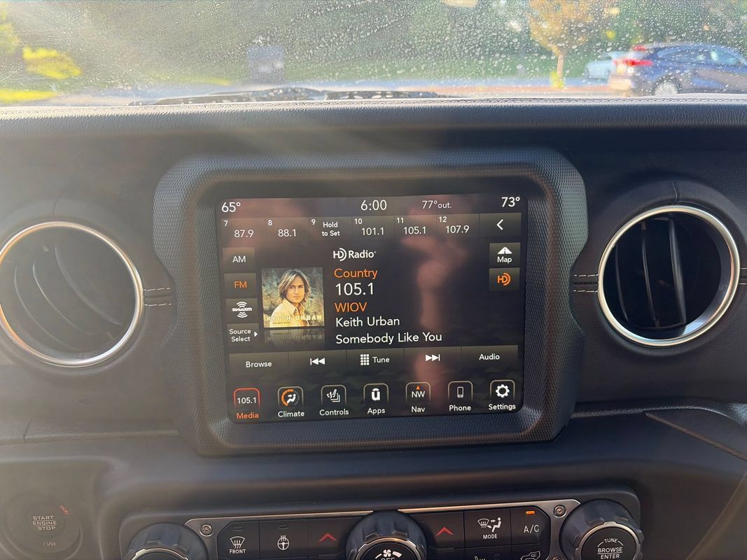 Used 2021 Jeep Wrangler Unlimited Sahara w/ Uconnect 4C Nav & Sound Group AWD/4WD image 22