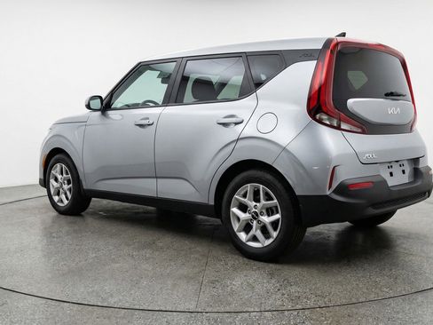 Used 2025 Kia Soul LX w/ LX Technology Package image 6
