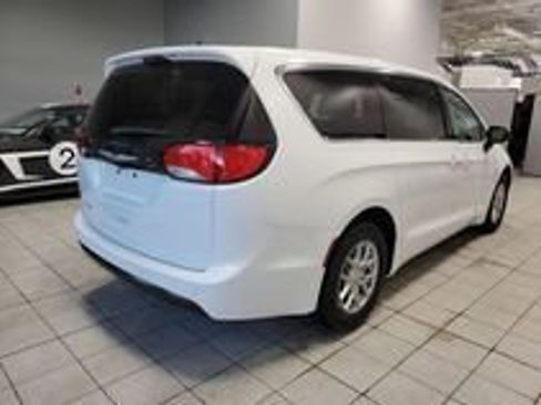 New 2026 Chrysler Voyager LX FWD image 6
