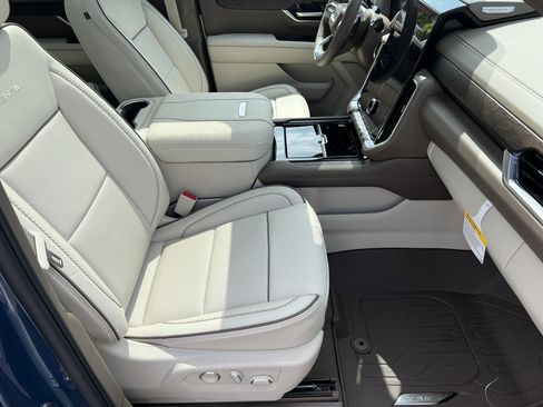 New 2026 GMC Yukon Denali AWD/4WD image 17