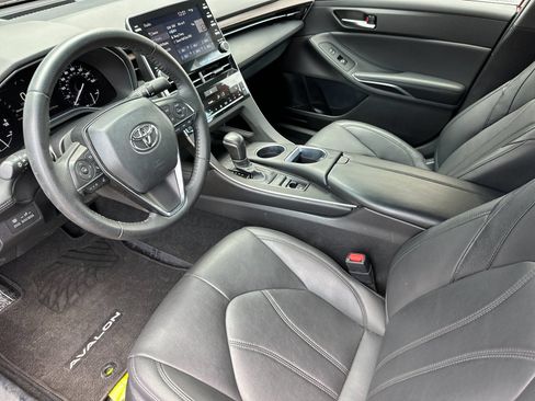 Used 2022 Toyota Avalon XLE FWD image 9