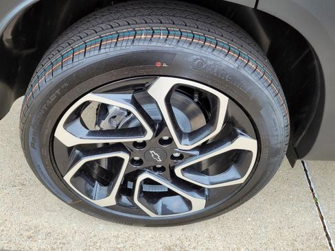 New 2026 Chevrolet Trax RS w/ Driver Confidence Package FWD image 5