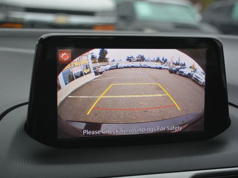 Used 2017 MAZDA MAZDA3 Sport w/ Preferred Equipment Package image 20