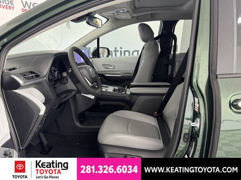 New 2026 Toyota Sienna XLE FWD image 5