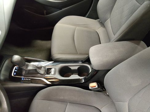 Used 2021 Toyota Corolla LE FWD image 26