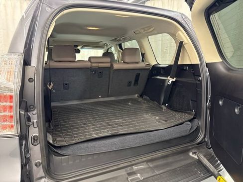 Used 2020 Lexus GX 460 Premium w/ Premium Package AWD/4WD image 10