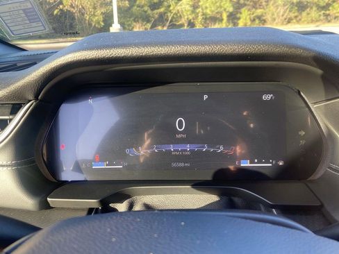 Used 2023 Jeep Grand Cherokee L Laredo image 12