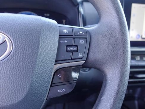 Used 2025 Toyota Camry LE FWD image 15