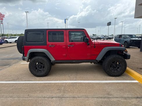 Used 2015 Jeep Wrangler Unlimited Rubicon AWD/4WD image 8