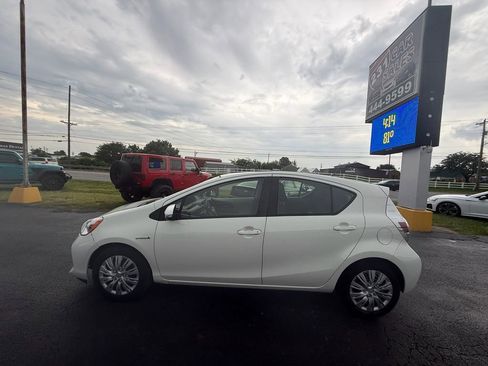 Used 2013 Toyota Prius C Two FWD image 7